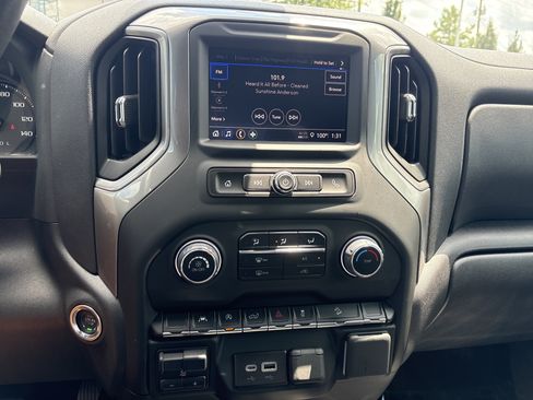 Used 2024 Chevrolet Silverado 1500 Custom Trail Boss w/ Turbomax Blackout Package AWD/4WD image 29