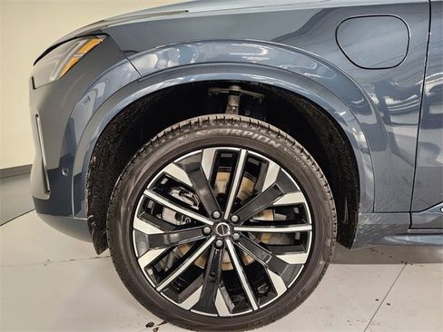 New 2026 Volvo XC90 T8 Ultra w/ Protection Package Premier image 11