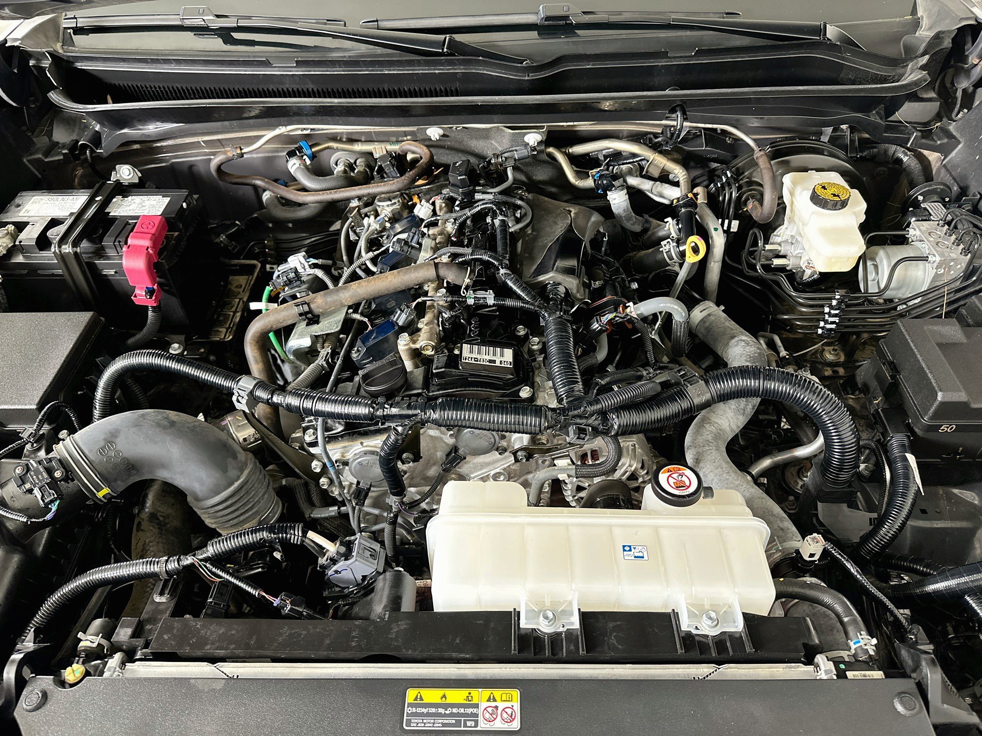 Used 2025 Toyota Tacoma SR5 AWD/4WD image 33