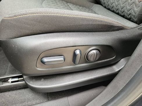 Used 2023 Chevrolet Equinox LT FWD image 13