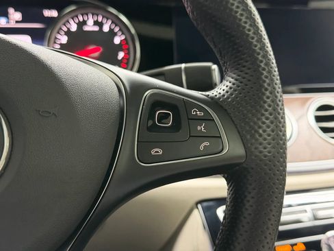 Used 2017 Mercedes-Benz E 400 4MATIC Wagon image 19