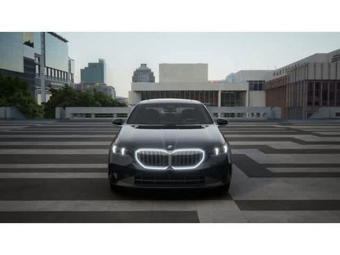 New 2025 BMW 530i image 3