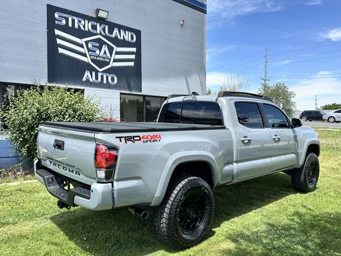Used 2021 Toyota Tacoma TRD Sport w/ Technology Package AWD/4WD image 6