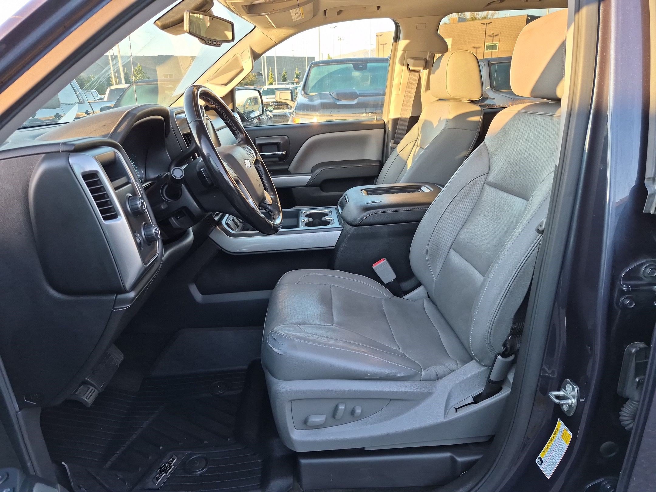 Used 2018 Chevrolet Silverado 1500 LTZ Z71 w/ Centennial Edition AWD/4WD image 15