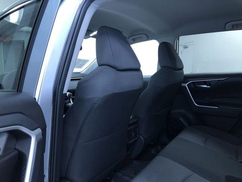 Used 2025 Toyota RAV4 XLE image 19