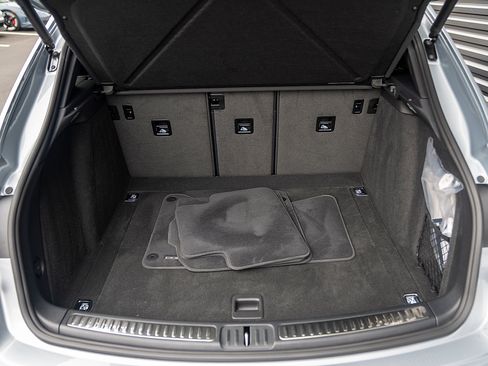 Certified 2026 Porsche Macan AWD/4WD image 22