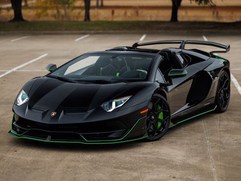 Used 2021 Lamborghini Aventador SVJ image 9