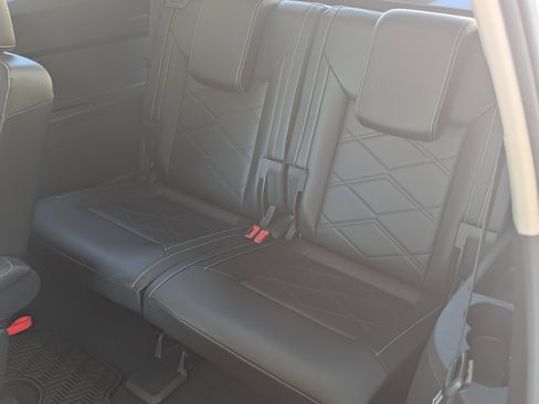 Used 2024 Volkswagen Atlas SE image 18