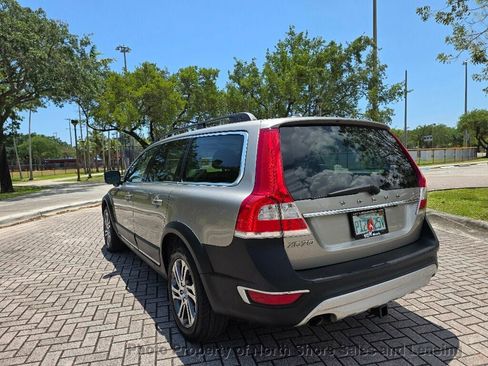 Used 2015 Volvo XC70 T5 Premier w/ Proximity Package FWD image 12