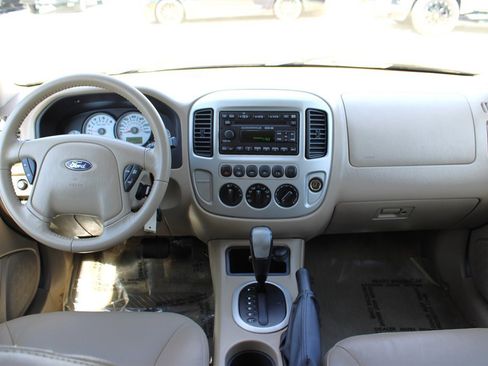 Used 2007 Ford Escape Limited image 12