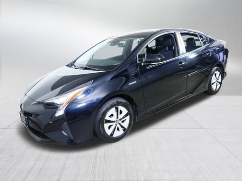 Used 2017 Toyota Prius Four w/ Protection Package FWD image 3