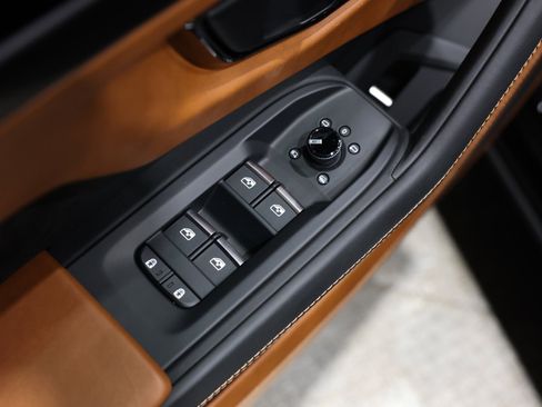 Used 2023 Lamborghini Urus S image 50