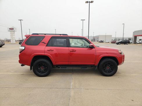 Used 2019 Toyota 4Runner TRD Off-Road Premium image 7