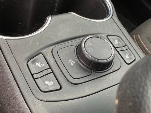 Used 2019 GMC Terrain SLE w/ Driver Convenience Package AWD/4WD image 19