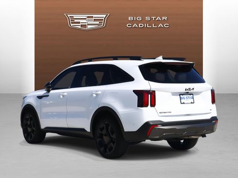 Used 2025 Kia Sorento SX image 3