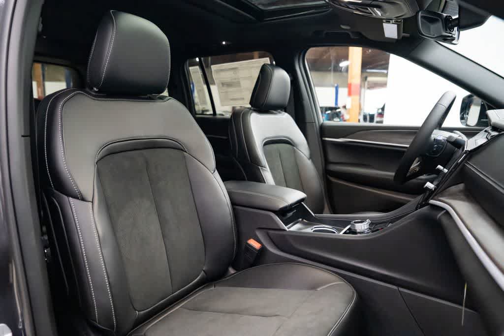 New 2026 Jeep Grand Cherokee Altitude AWD/4WD image 29
