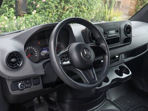 Used 2021 Mercedes-Benz Sprinter 2500 image 22