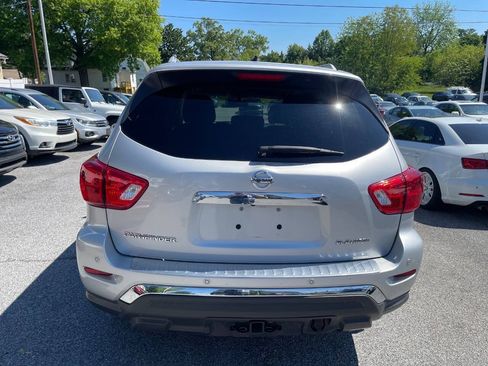 Used 2017 Nissan Pathfinder Platinum FWD image 7