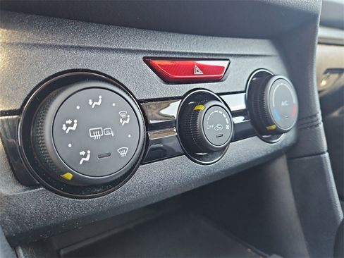 Used 2019 Subaru Crosstrek 2.0i Premium w/ Moonroof Package image 24