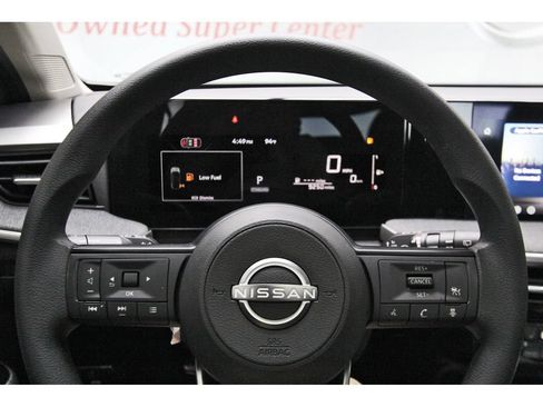Used 2026 Nissan Kicks SV w/ SV Premium Package FWD image 15