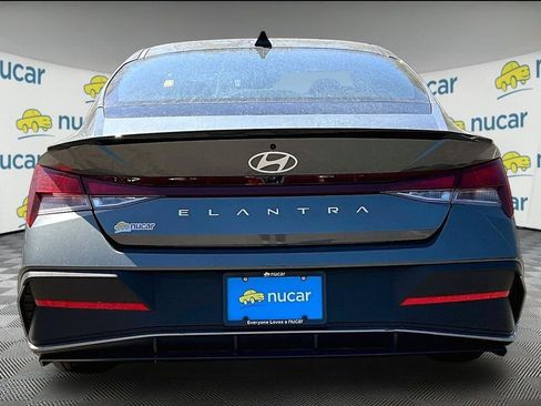 Used 2025 Hyundai Elantra Sport FWD image 7