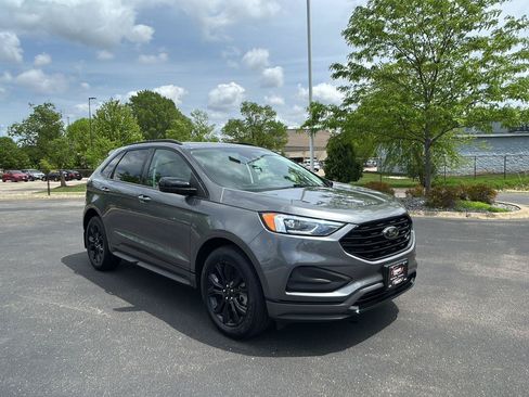 Used 2023 Ford Edge SE w/ Black Appearance Package AWD/4WD image 7