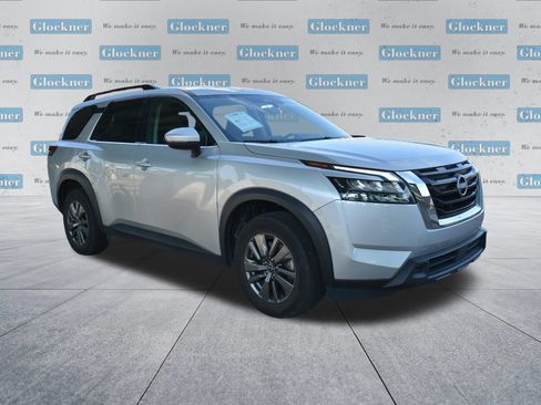 Used 2025 Nissan Pathfinder SV AWD/4WD image 3