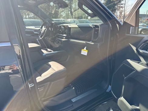 New 2026 Chevrolet Silverado 2500 LT w/ Z71 Chrome Sport Edition AWD/4WD image 31