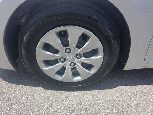 Used 2016 Hyundai Accent SE FWD image 19
