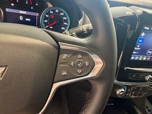 Used 2023 Chevrolet Traverse LT FWD image 28