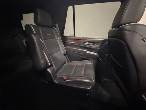 Used 2023 Cadillac Escalade Premium Luxury AWD/4WD image 42