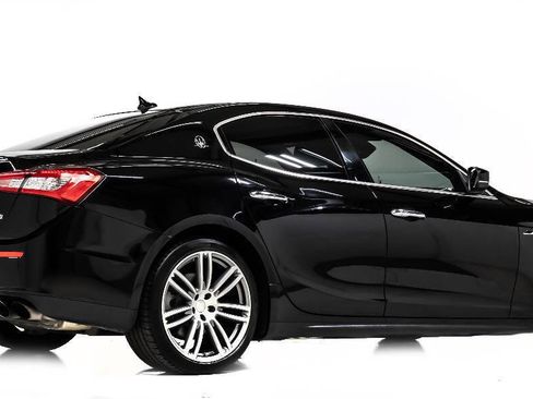 Used 2017 Maserati Ghibli image 3