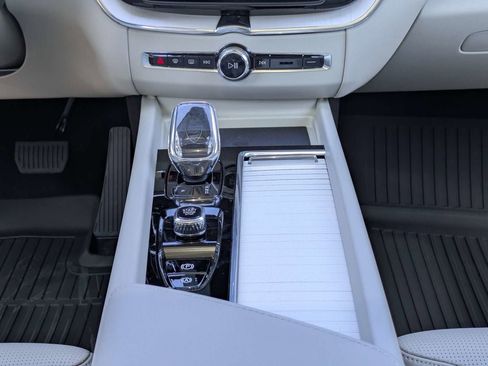 New 2026 Volvo XC60 B5 Ultra w/ Protection Package Premier AWD/4WD image 24