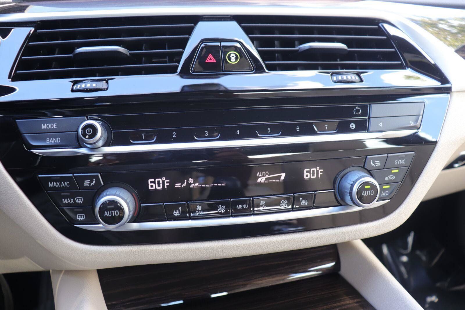 Used 2023 BMW 540i w/ Premium Package RWD image 35