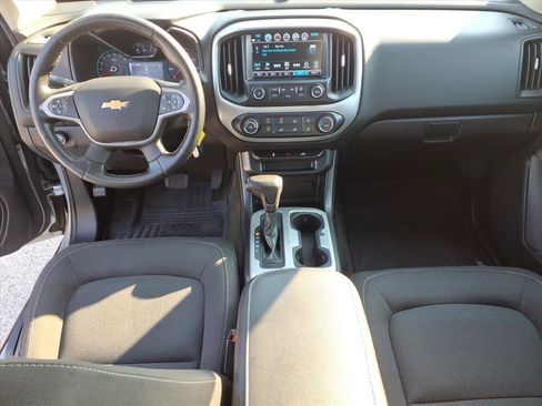 Used 2018 Chevrolet Colorado LT w/ LT Convenience Package RWD image 6