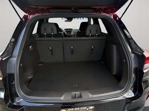 Used 2023 Chevrolet TrailBlazer RS image 32