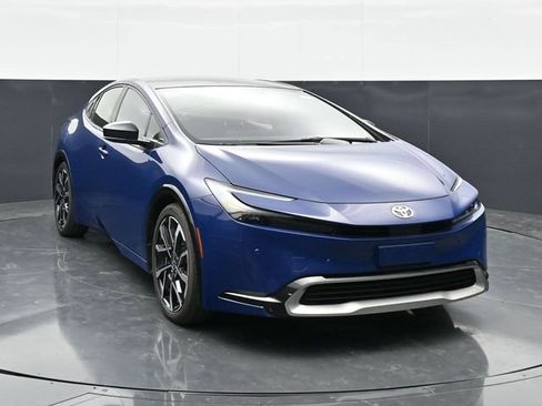 Used 2024 Toyota Prius Prime Premium FWD image 4