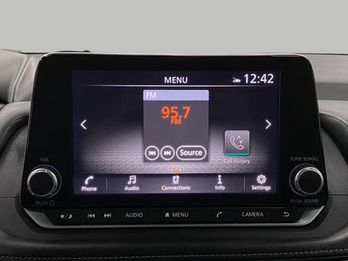 Certified 2025 Nissan Rogue SV AWD/4WD image 22
