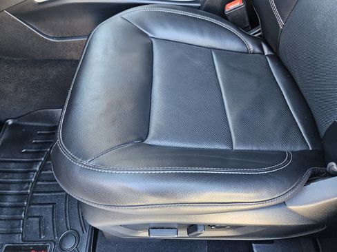 Used 2022 Ford Explorer Limited w/ Equipment Group 301A image 25