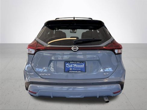 Used 2021 Nissan Kicks SR w/ SR Premium Package FWD image 8