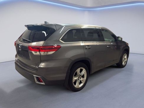 Used 2017 Toyota Highlander Limited image 7