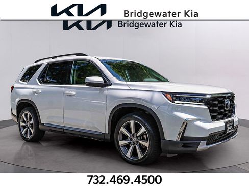 Used 2023 Honda Pilot Elite image 1