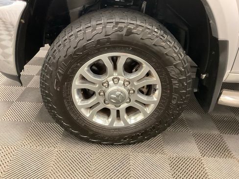 Used 2018 RAM 2500 Laramie w/ Convenience Group AWD/4WD image 9