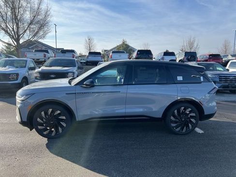 New 2026 Lincoln Nautilus Reserve w/ Jet Appearance Package image 9