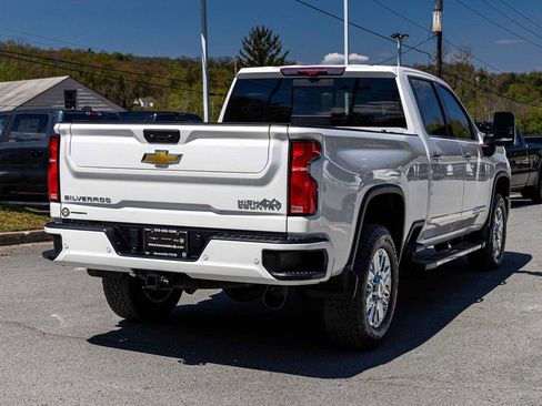 Used 2024 Chevrolet Silverado 2500 High Country w/ High Country Premium Package AWD/4WD image 4