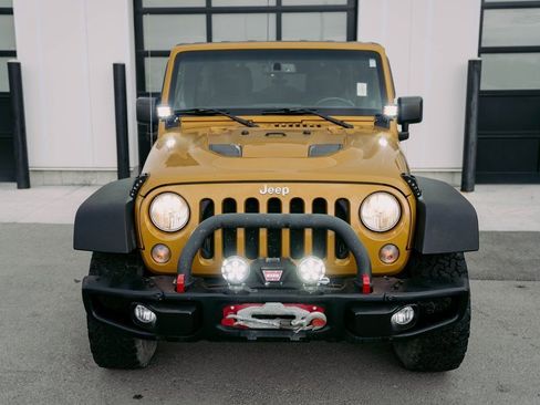 Used 2014 Jeep Wrangler Unlimited Rubicon image 2