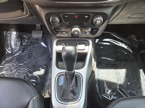 Used 2019 Jeep Compass Latitude w/ Cold Weather Group FWD image 31