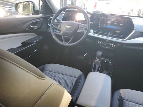 New 2026 Chevrolet Trax LT image 11