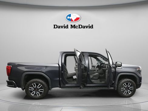 Used 2022 GMC Sierra 1500 AT4 w/ AT4 Premium Package AWD/4WD image 43