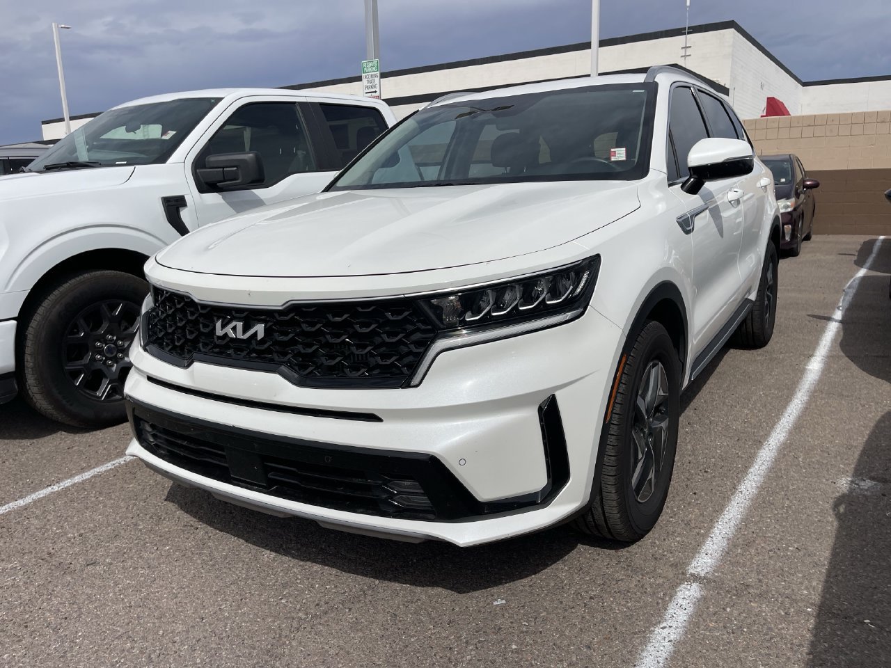 Certified 2023 Kia Sorento EX FWD image 3